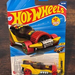 Hot Wheels Fast Foodie Hot Wheengs Yellow Red Black 1:64 Diecast Car 2025
